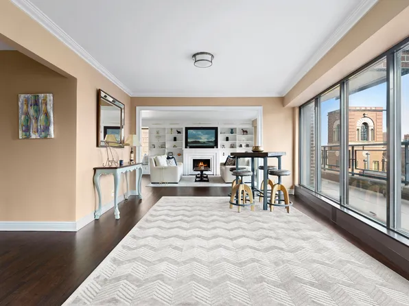 440 East 57th Street image 3 of 16