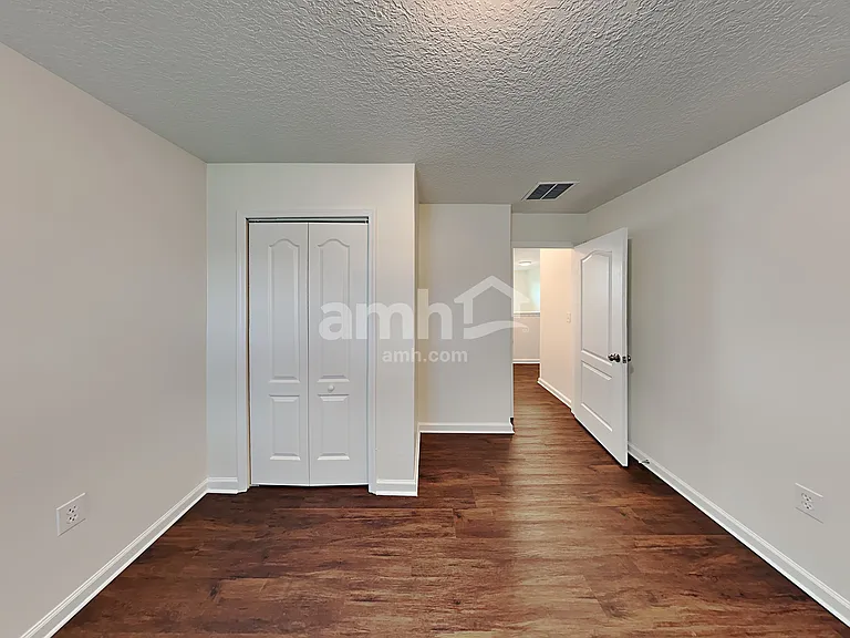 2433 Adams Lake Blvd — Photo 24