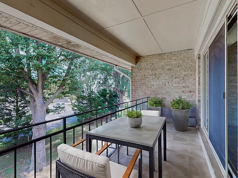 Westgate At Laurel Apartments — Photo 6