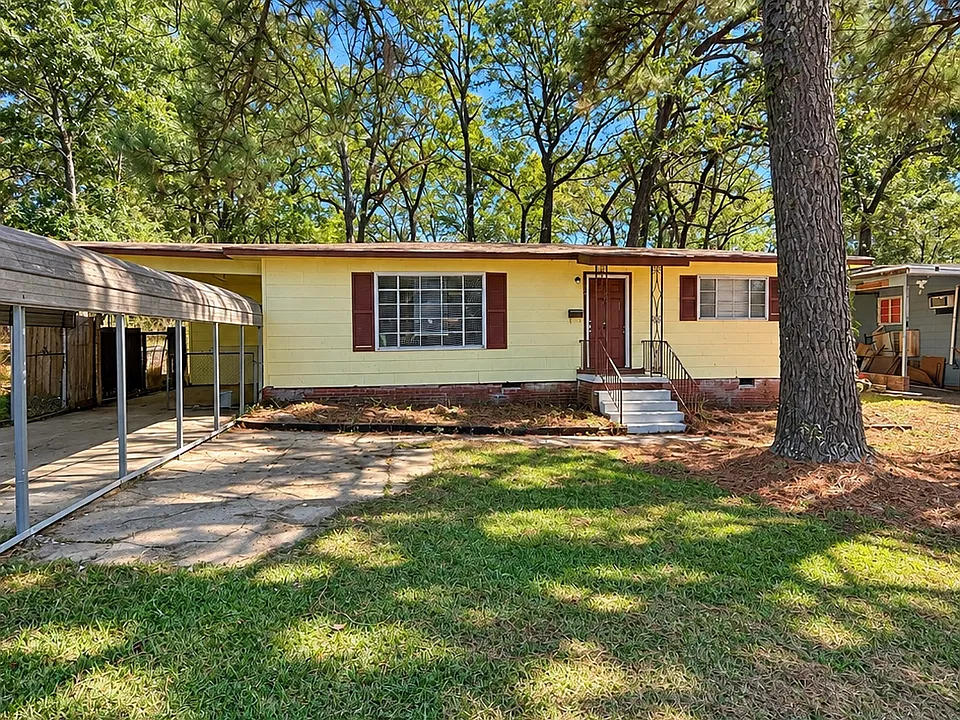 2826 Oak Forest Dr