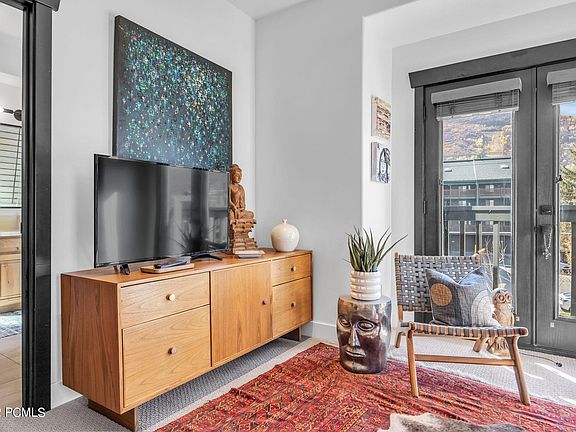 2nd image of 1499 Park Ave #8