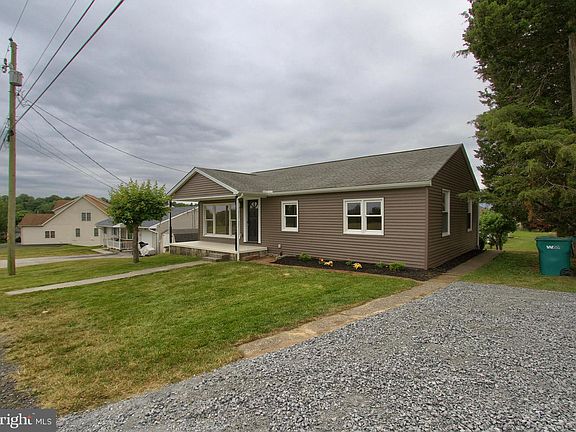 4th image of 611 A St