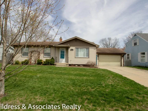 4164 Chadwick Ave NE, Grand Rapids, MI 49525