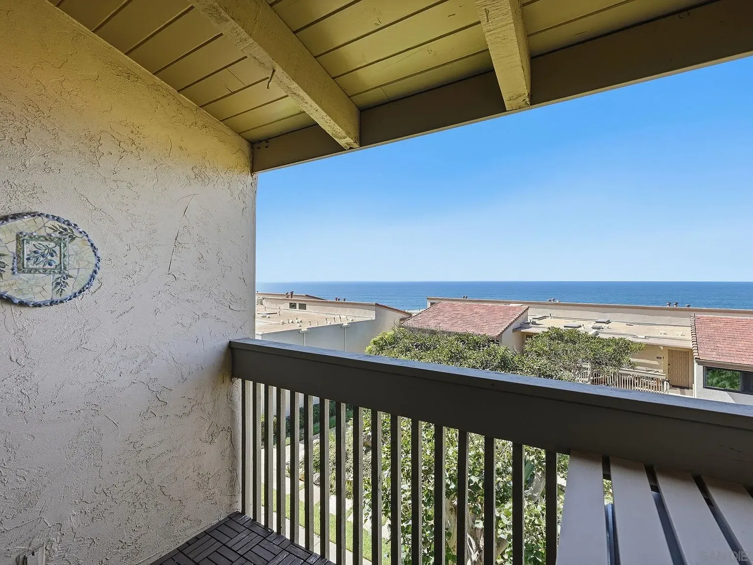 2 bed, 2.0 bath, 1167 sqft, $5,500 — Photo 3