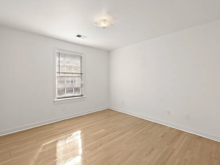 1093 King St #C — Photo 6