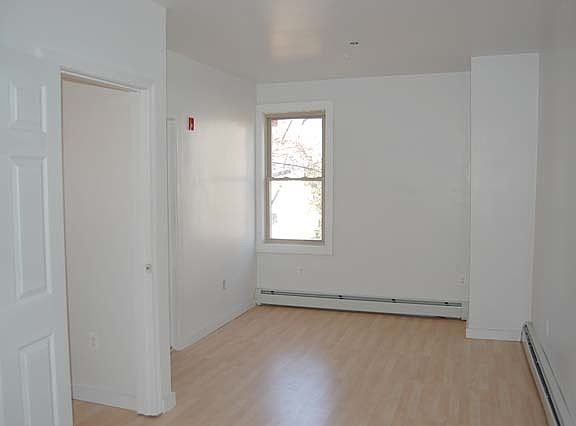 4th image of 354 Wickenden St #2L