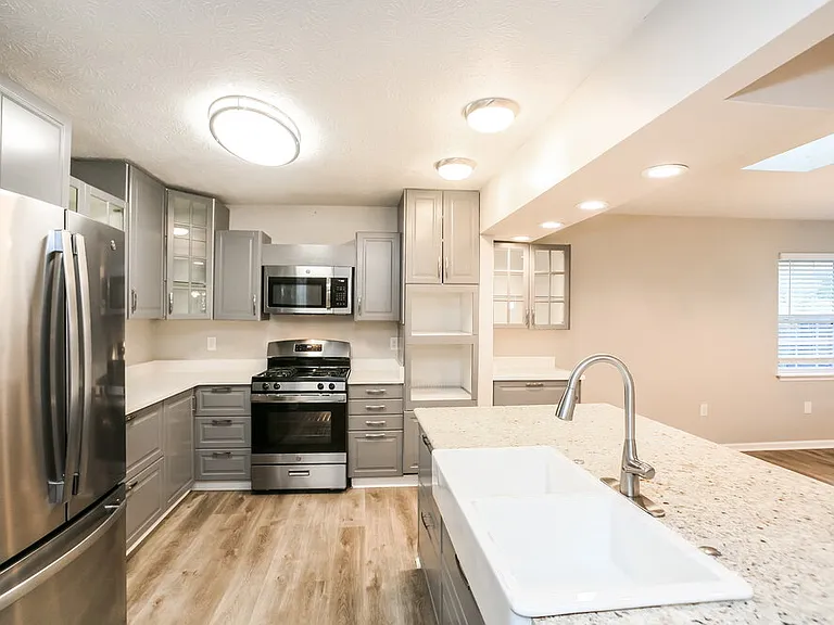 705 Firethorn Cir — Photo 8