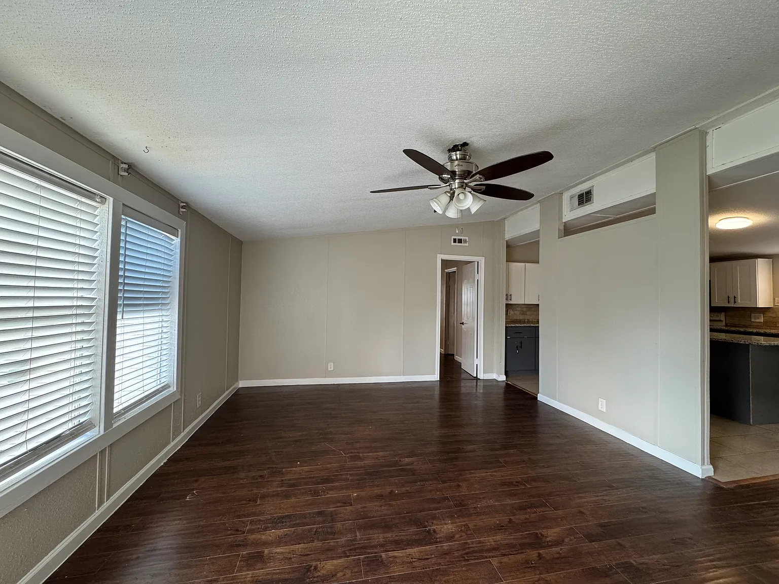 3 bed, 1456 sqft, $1,550 — Photo 3
