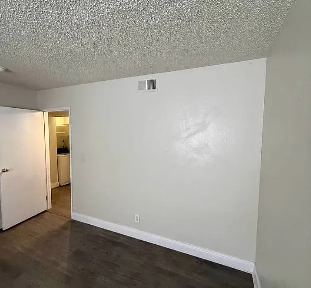 4941 Newport Cove Dr #B — Photo 26