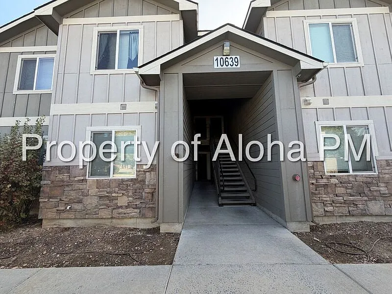 10639 W Wasdale Dr #102