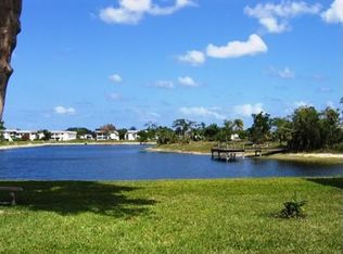 385 Chatham S, West Palm Beach, FL 33417