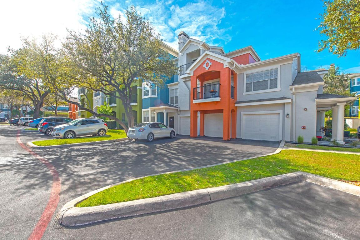 Stunningly beautiful buildings complete with optional garages are a standard here at Reserve at Canyon Creek.