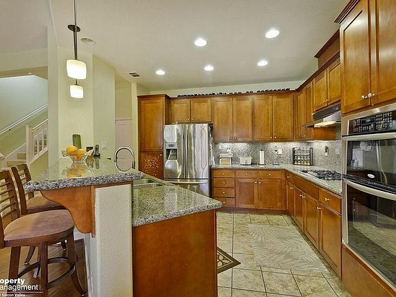 5th image of 462 Norwood Cir