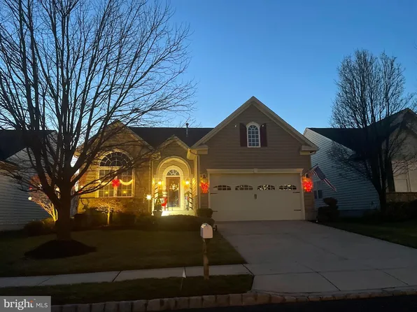 127 Hearthstone Dr, Berlin, NJ 08009