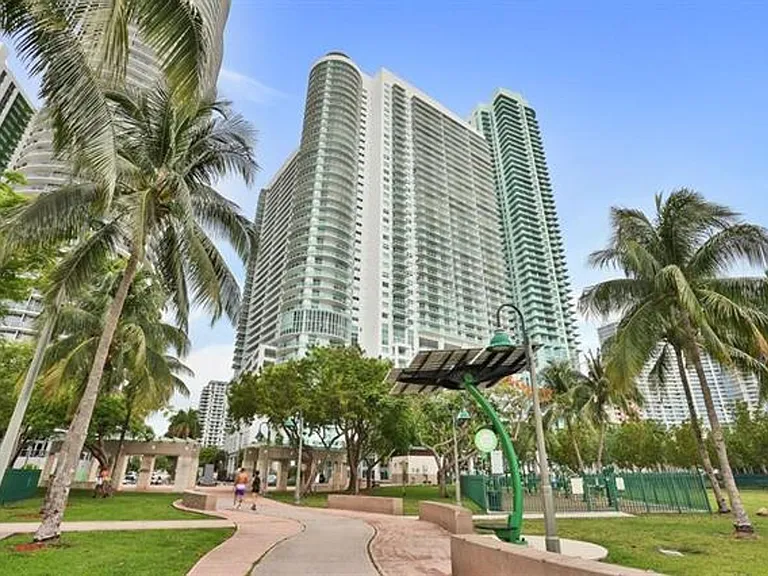 1800 N Bayshore Dr #1610 — Photo 17