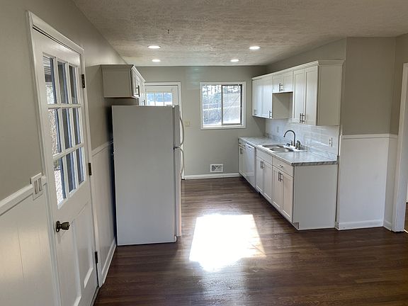 4th image of 1086 Vonda Ln SW #1086