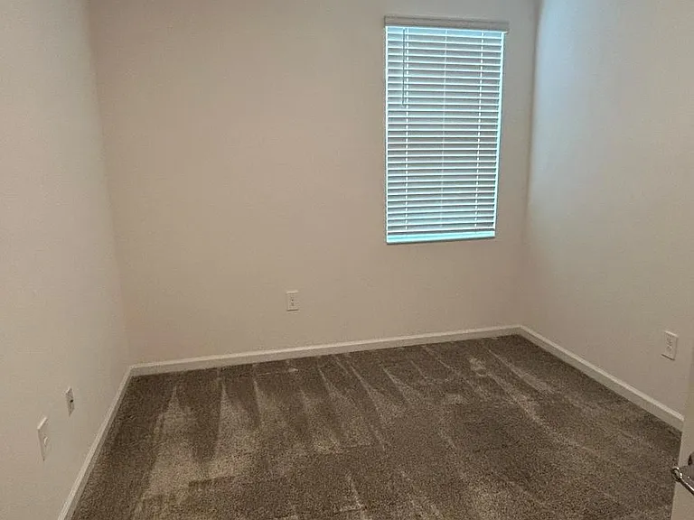 913 Laurel View Way — Photo 10