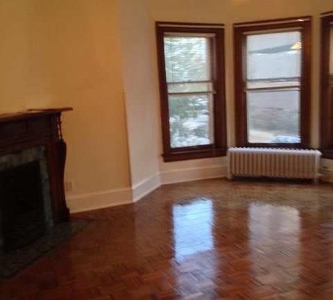 Living room and fireplace parquet floors