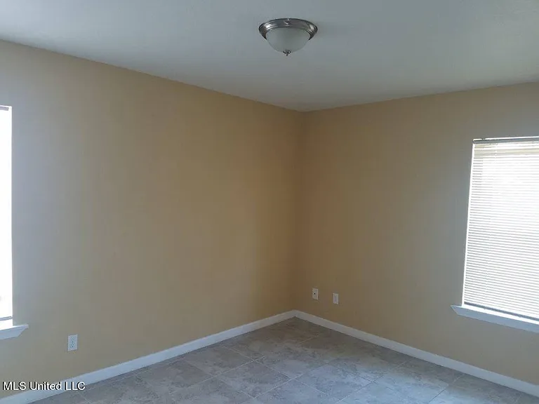 265 Crawford St — Photo 5