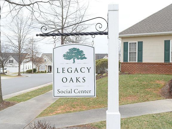 2nd image of 413 Legacy Oaks Cir