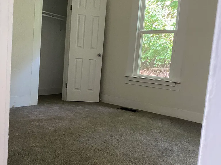 405 2nd St — Photo 3