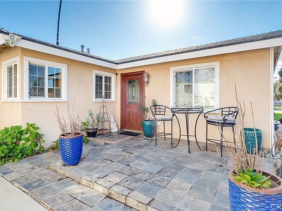 2nd image of 8738 San Vicente Ave