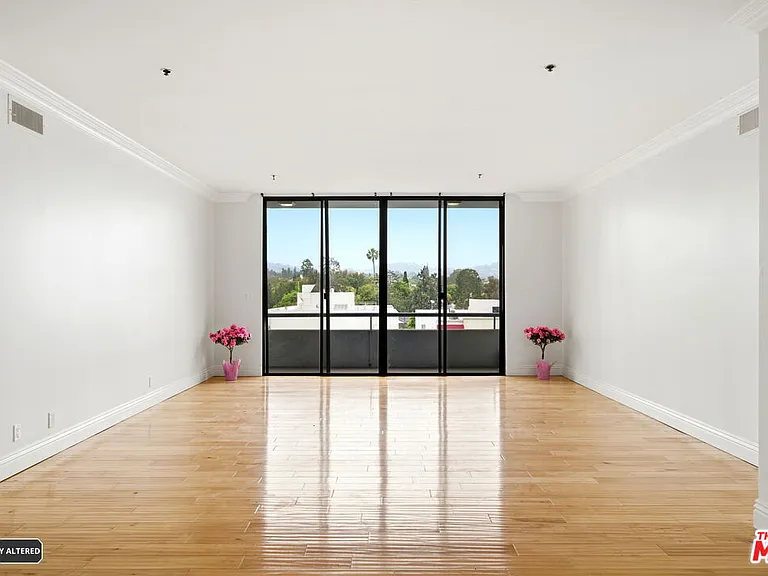 10660 Wilshire Blvd #805 — Photo 34