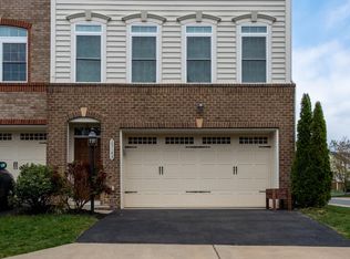 25143 Deerhurst Ter, Chantilly, VA 20152