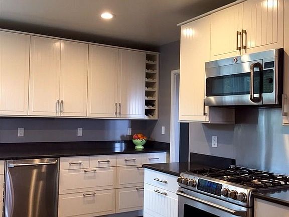 2nd image of 634 Humboldt St