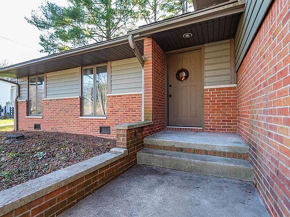 2nd image of 214 E Rusgan Dr