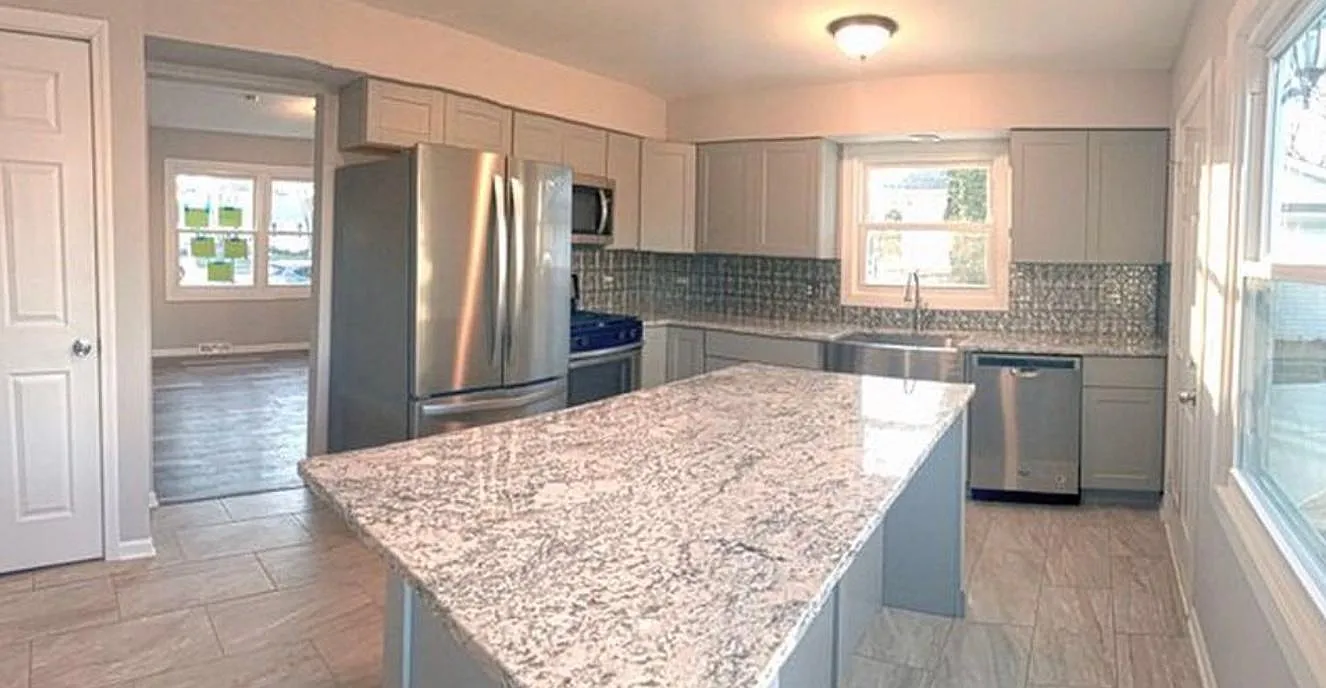 46 W Streamwood Blvd photo 1