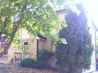 1511 Camden Ct, Waukesha, WI 53186