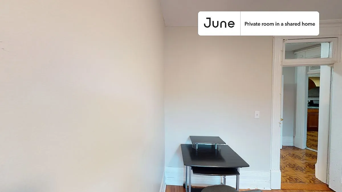 Full bedroom in 4 bed/1 bath home in Central Harlem #1428 C — Photo 2