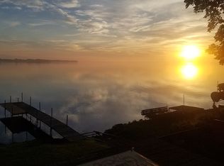 6456 N Paynes Point Rd, Neenah, WI 54956