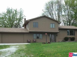 4128 Red Fox Ln, Fort Calhoun, NE 68023