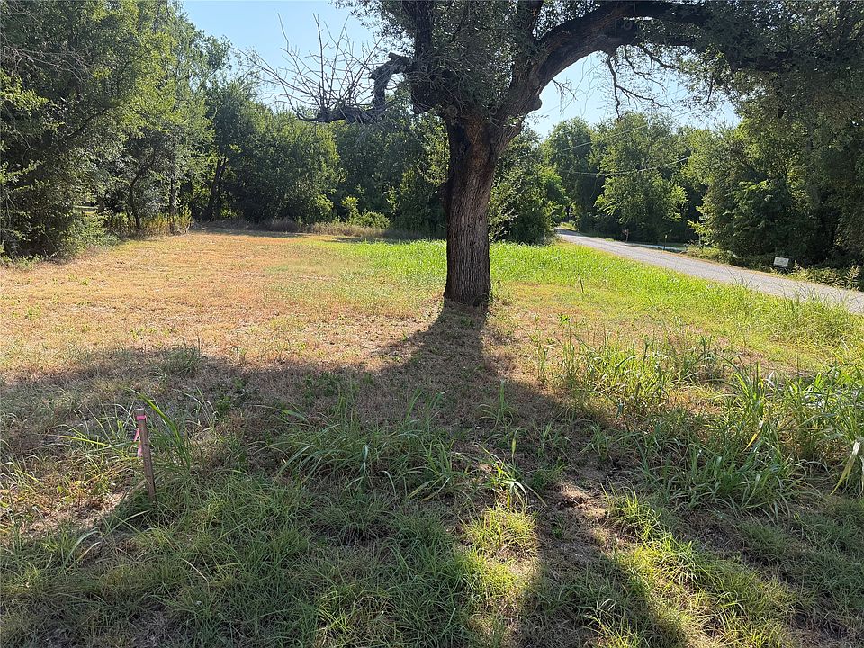 2nd image of 3101 Leo Rd