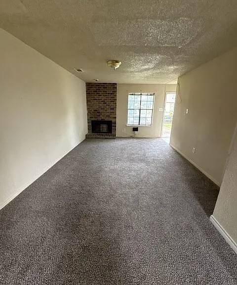 2822 Wimbledon Ct #C — Photo 2