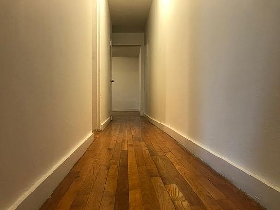 4th image of 300 Woodworth Ave