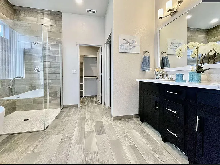 1930 Galleria Dr — Photo 16