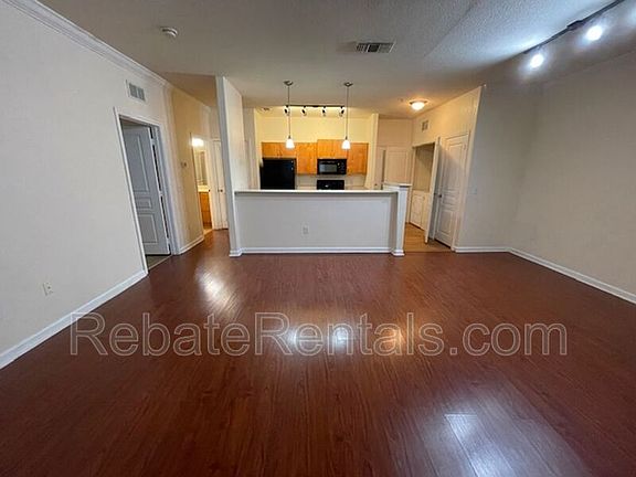 5th image of 8290 Gate Pkwy #505