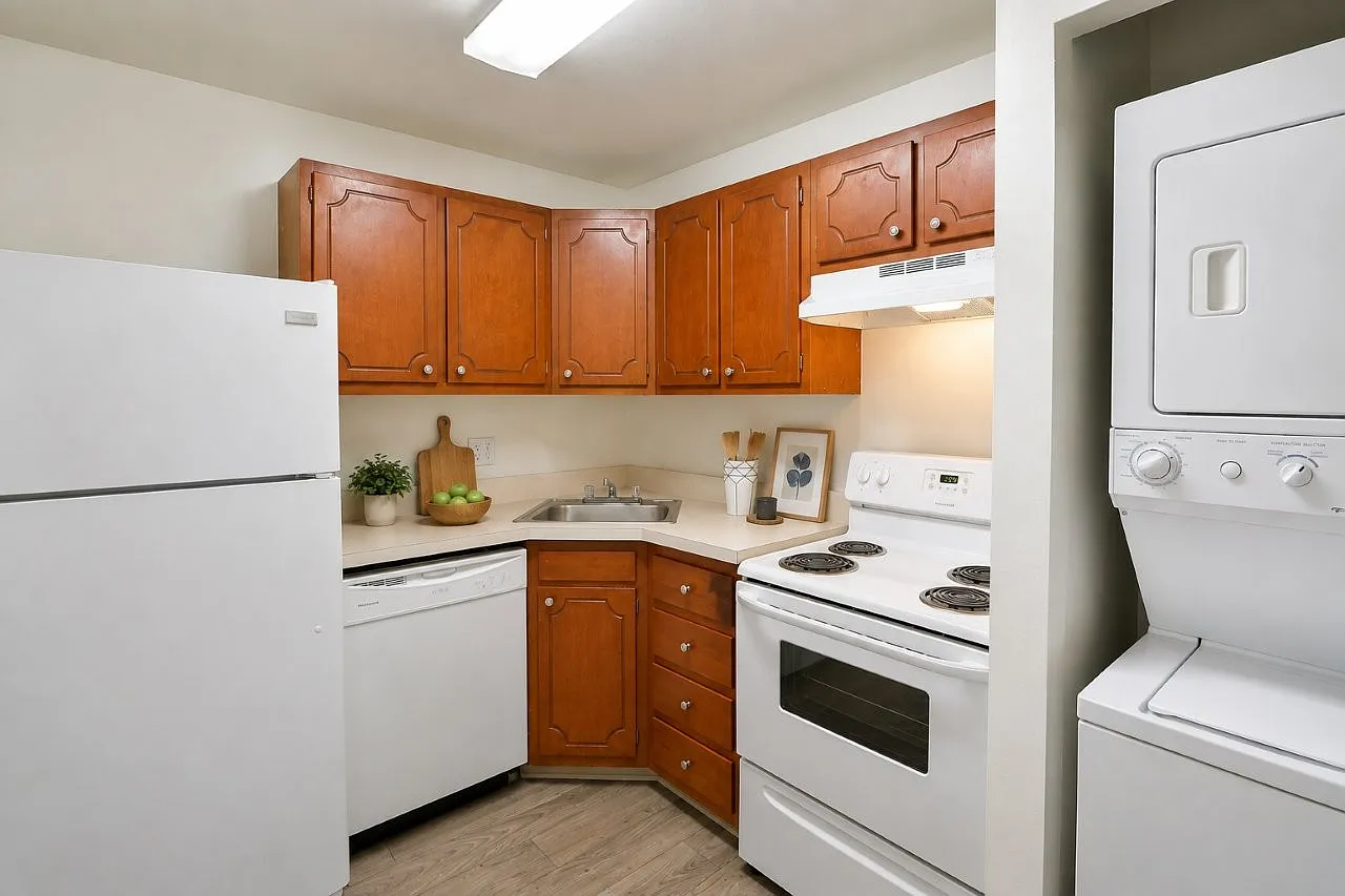 Towson Crossing Apartment Homes — Photo 4