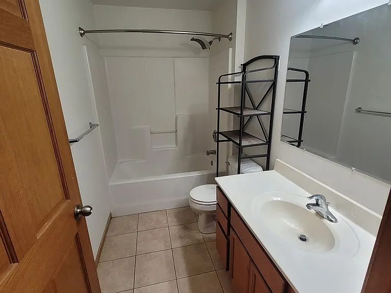 2200-2230 Abbey Rd — Photo 7
