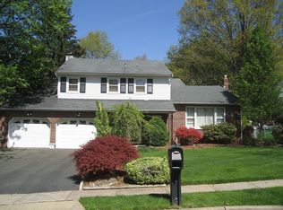 6 Hilltop Rd, Edison, NJ 08820
