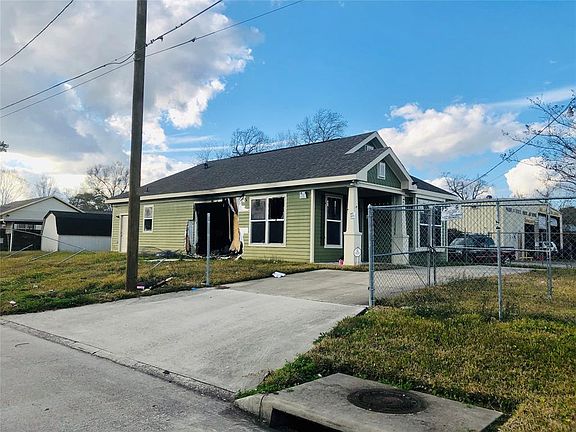 4th image of 4615 Magnolia Ave