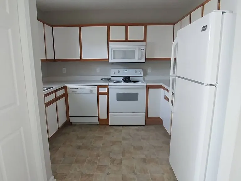 87 Century Ct — Photo 9
