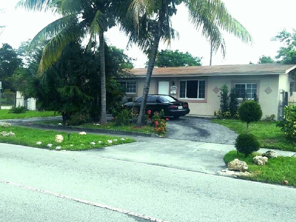 1st image of 19845 NE 10th Ave