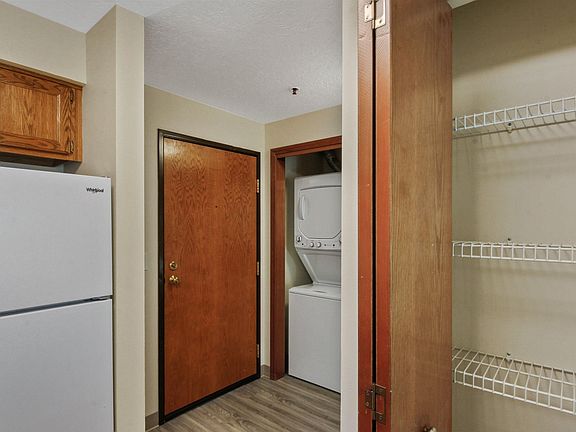 4th image of 221 E Rockwood Blvd #410