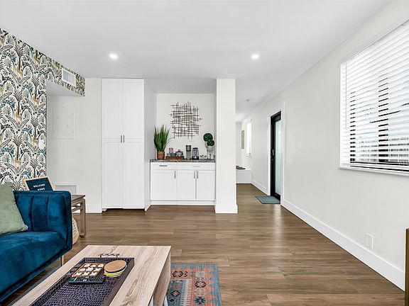 4th image of 738 NE 17th Avenue