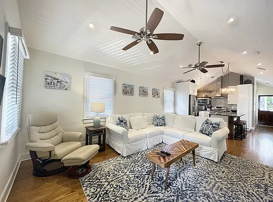 2 bed, 954 sqft, $5,000 — Photo 2