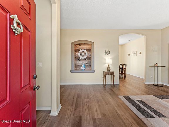 4th image of 1005 Blau Ct NW